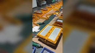 Παρουσιάστε το IP65 βιομηχανικό φωτισμό LED με προστασία από έκρηξη εξωτερικού χώρου με περίβλημα από κράμα αλουμινίου