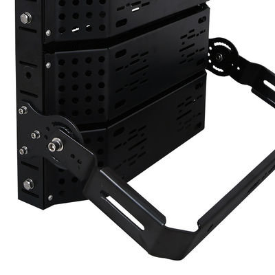 Αδιάβροχος προβολέας LED IP66 με διάρκεια ζωής 50000 ωρών και ρυθμιζόμενη γωνία 216° για στάδια και εφαρμογές υψηλών ιστών